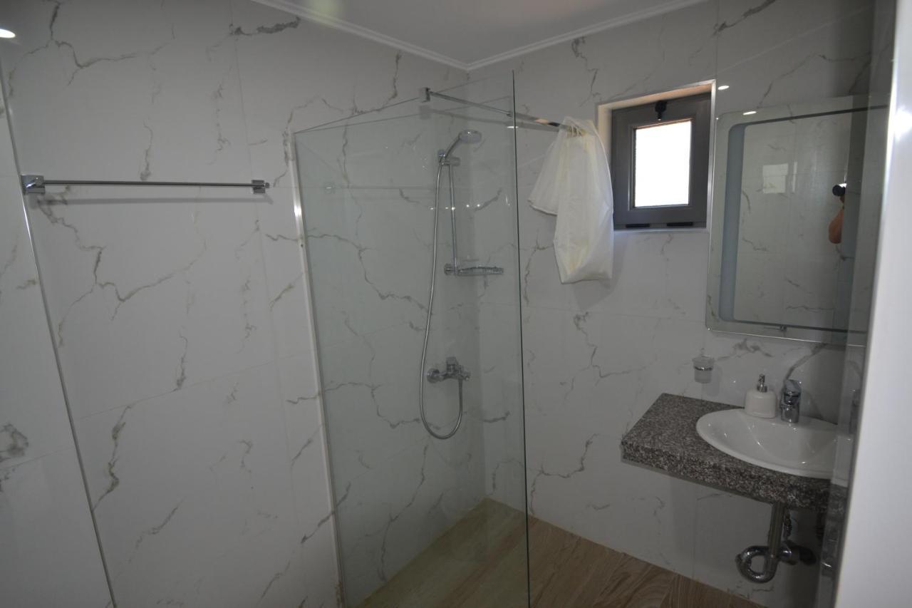 Bujtina Eleni Hotel Himarë Eksteriør billede